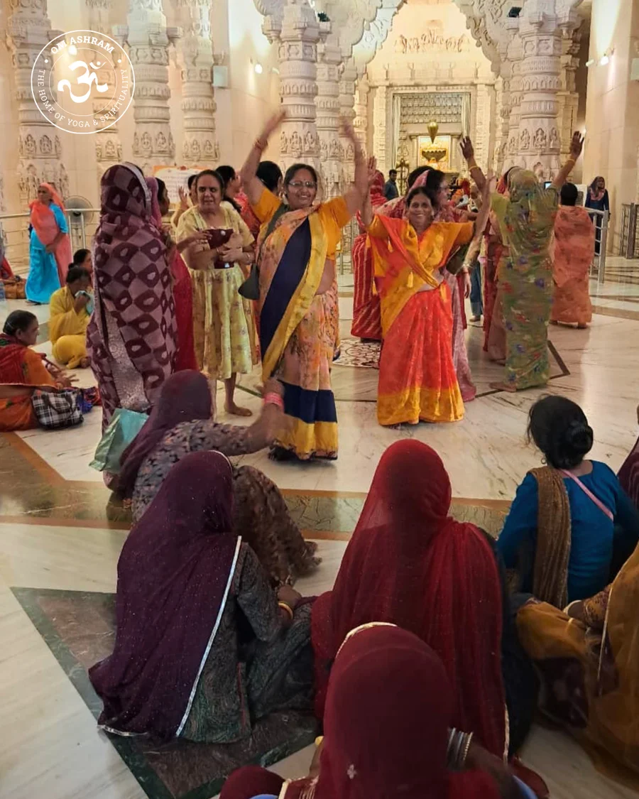 sharad-purnima-at-om-ashram bodyImage