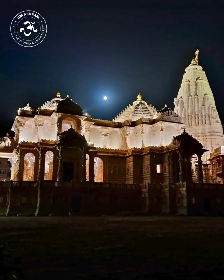 sharad-purnima-at-om-ashram bodyImage