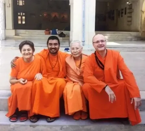 swami-ma-yoga-shakti-puri-s-mahasamadhi-ceremony bodyImage