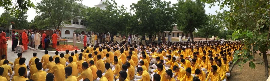 the-arrival-of-sri-mahaprabhuji-to-jadan-ashram bodyImage