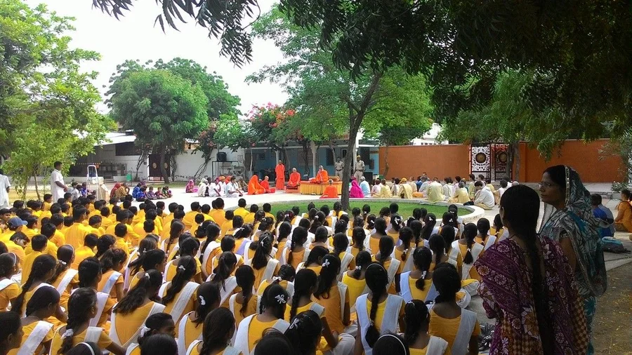 the-arrival-of-sri-mahaprabhuji-to-jadan-ashram bodyImage