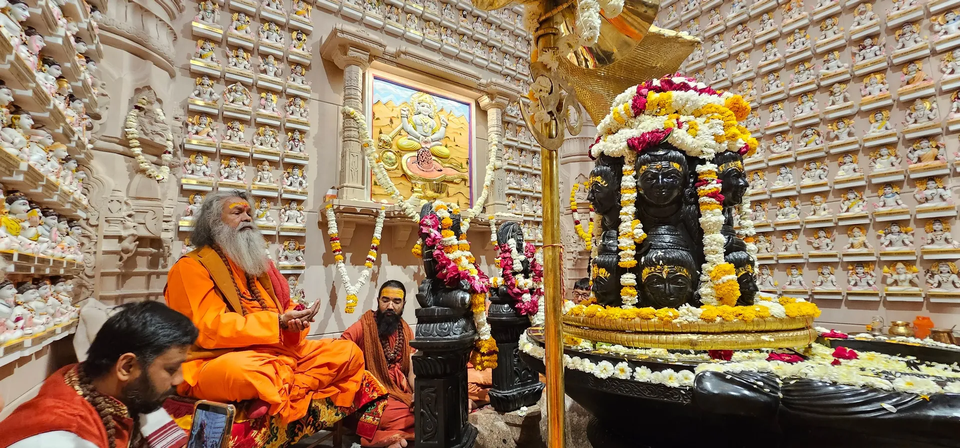 the-first-shivaratri-in-om-ashram bodyImage