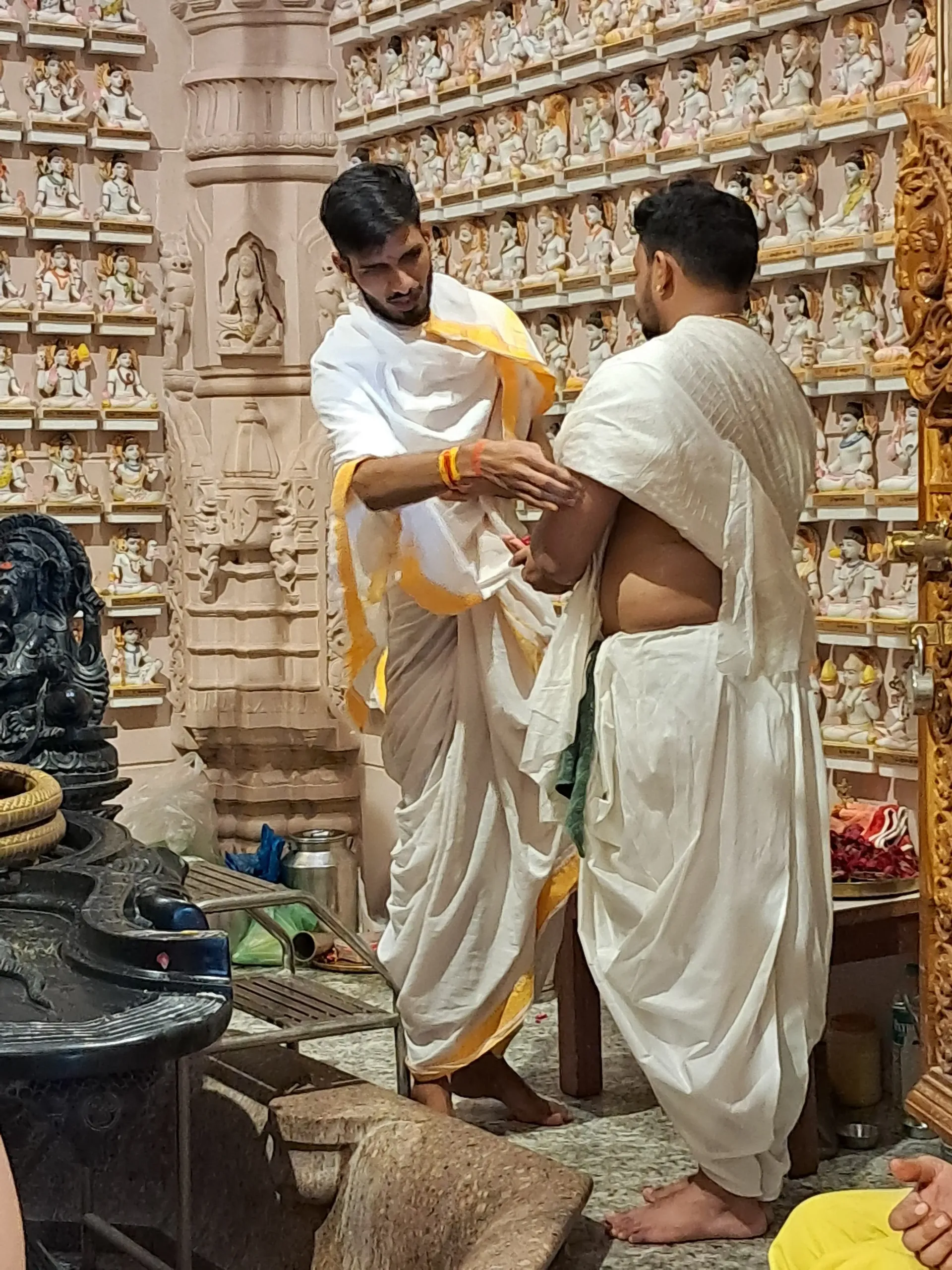 the-grand-rudrabhishek-at-om-ashram bodyImage