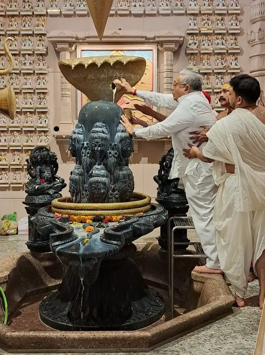 the-grand-rudrabhishek-at-om-ashram bodyImage