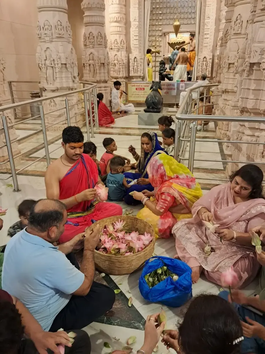 the-grand-rudrabhishek-at-om-ashram bodyImage