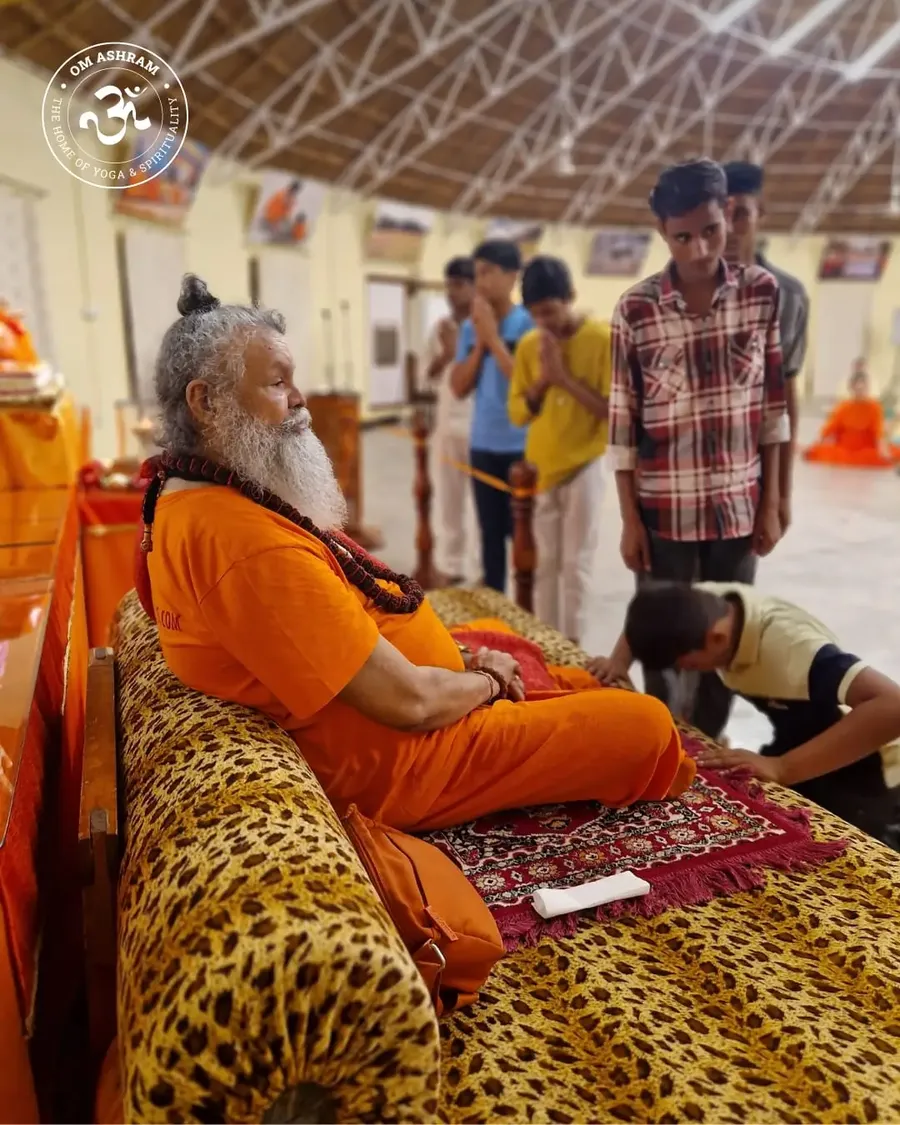 the-light-of-satsang-at-om-ashram thumbnailImage