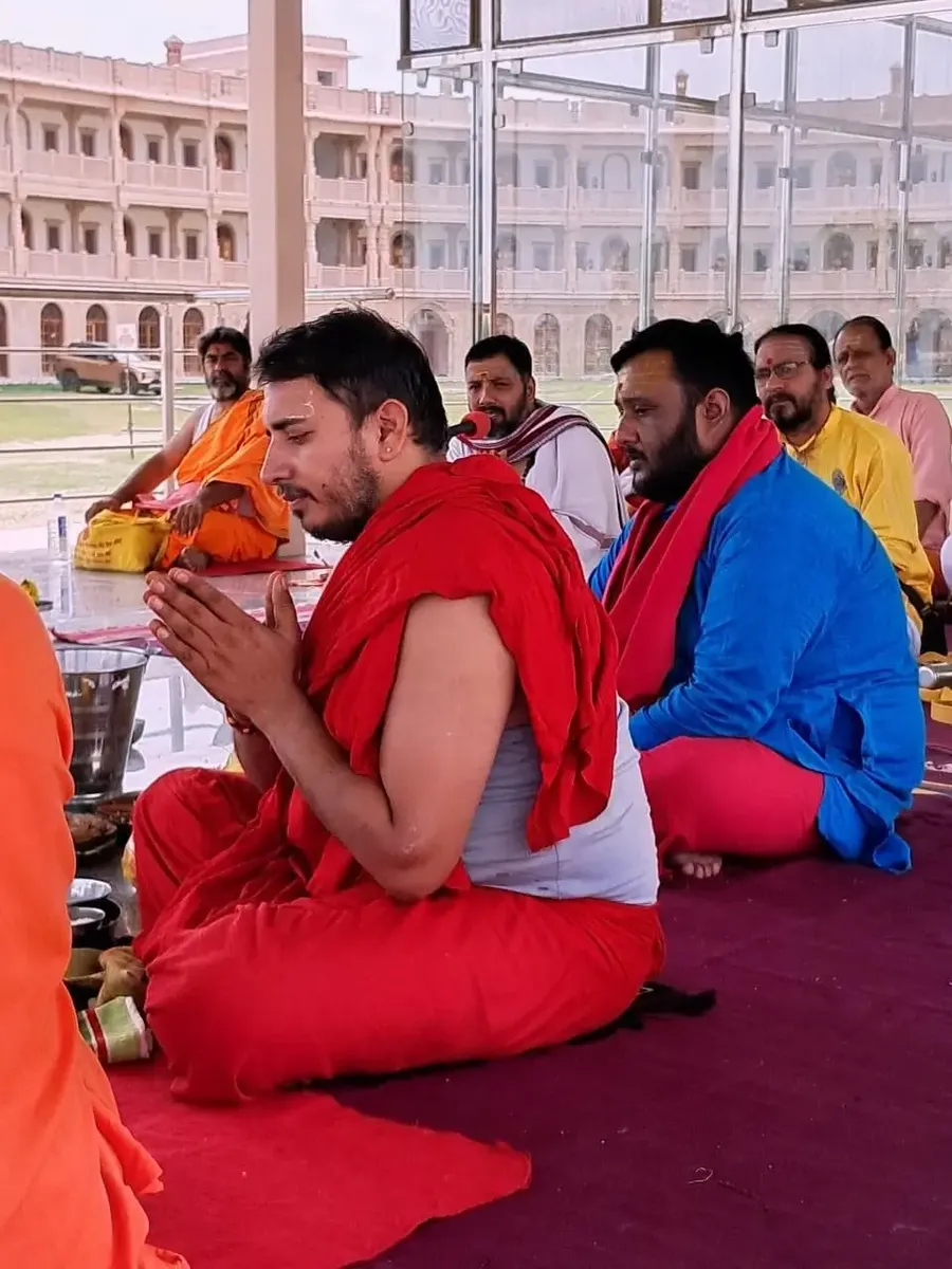 the-mahamrityunjaya-havan-at-om-ashram bodyImage