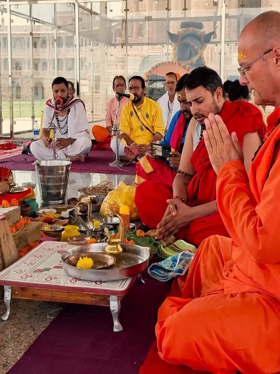 the-mahamrityunjaya-havan-at-om-ashram bodyImage