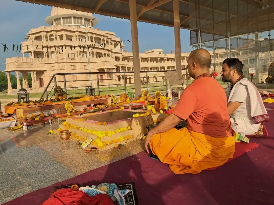 the-mahamrityunjaya-havan-at-om-ashram bodyImage