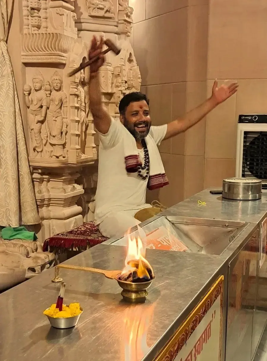 the-mahamrityunjaya-havan-at-om-ashram bodyImage