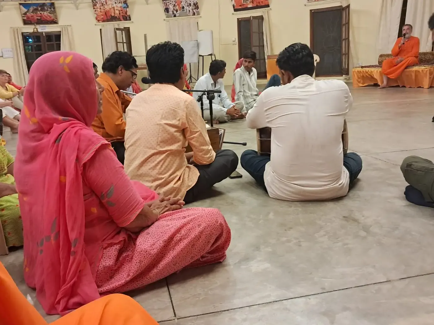 the-monsoon-with-vishwaguru-ji-at-om-ashram bodyImage