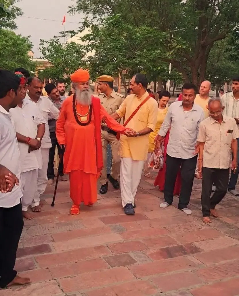 the-power-of-rudra-abhishek-at-om-ashram bodyImage