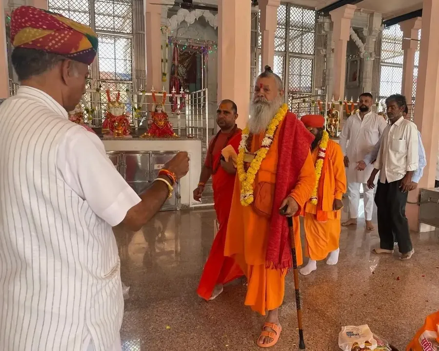 vishwaguruji-graces-the-inauguration-of-mandir bodyImage