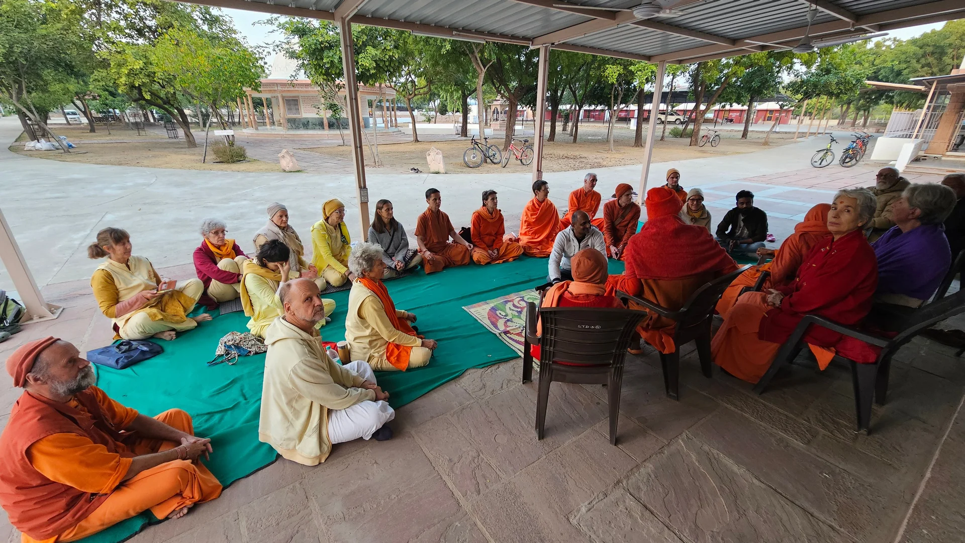 vishwaguruji in om ashram  vishwaguruji-in-om-ashram_3.jpg