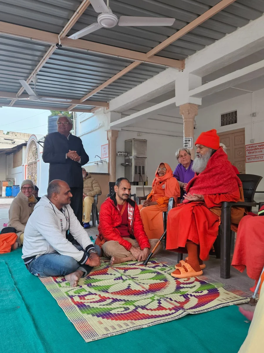 vishwaguruji in om ashram  vishwaguruji-in-om-ashram_cover.jpg