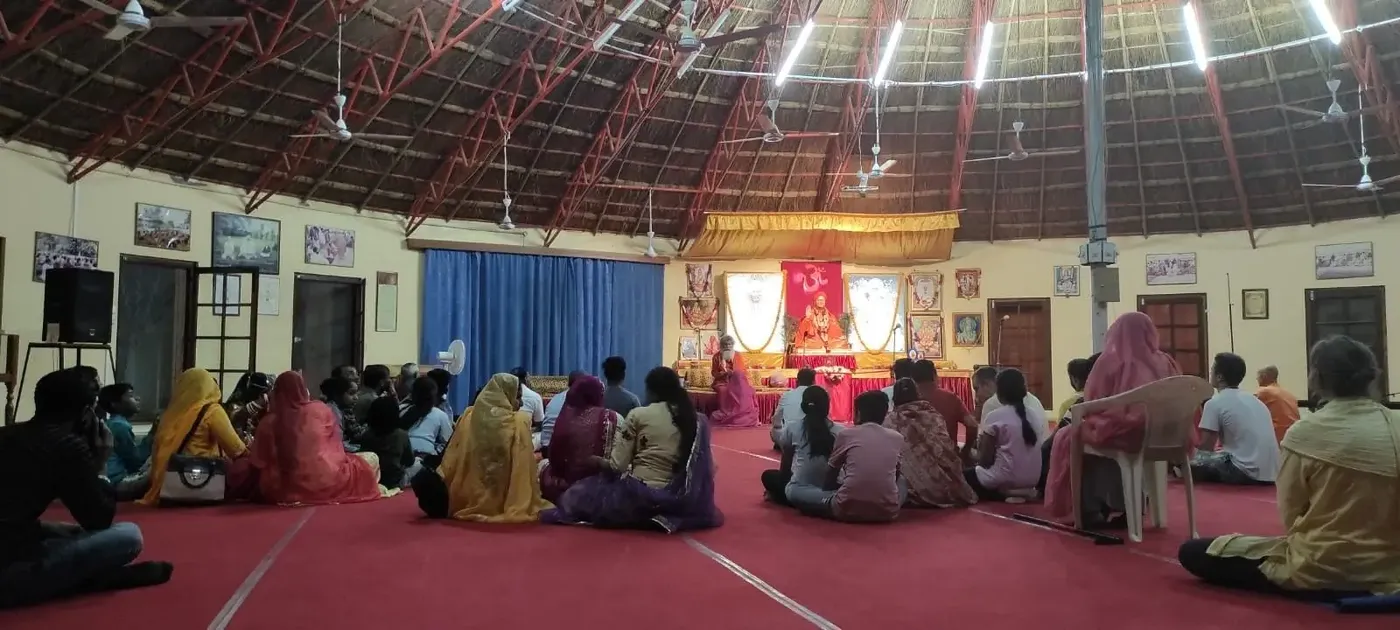 vishwaguruji-is-back-in-om-ashram bodyImage