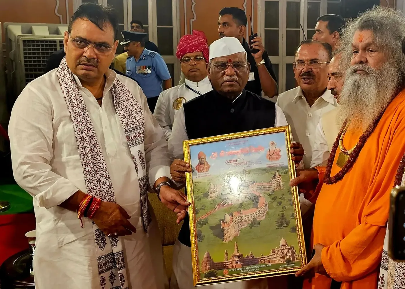 vishwaguruji-meets-honourable-governor-of-rajasthan thumbnailImage