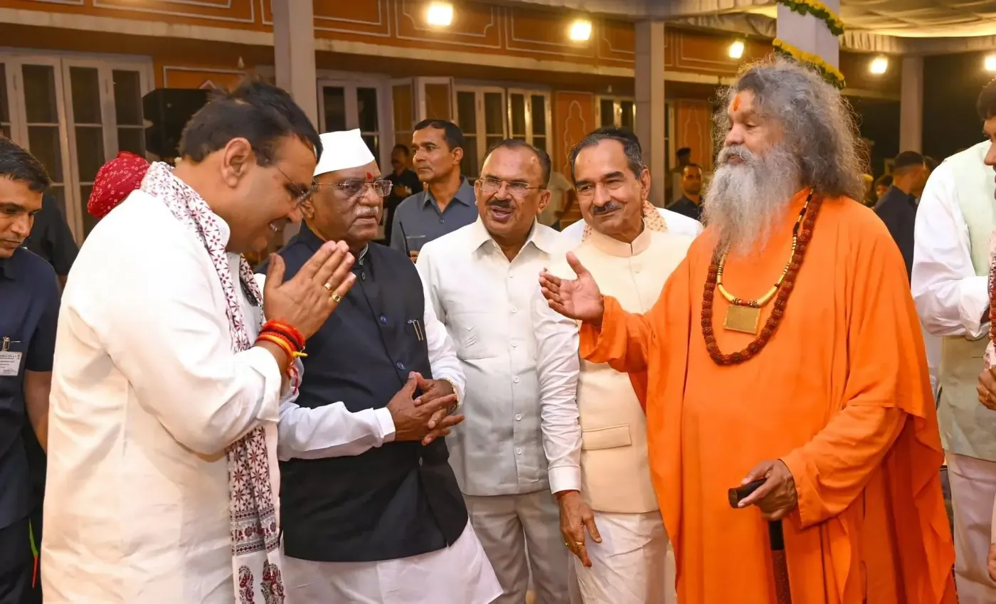 vishwaguruji-meets-honourable-governor-of-rajasthan bodyImage