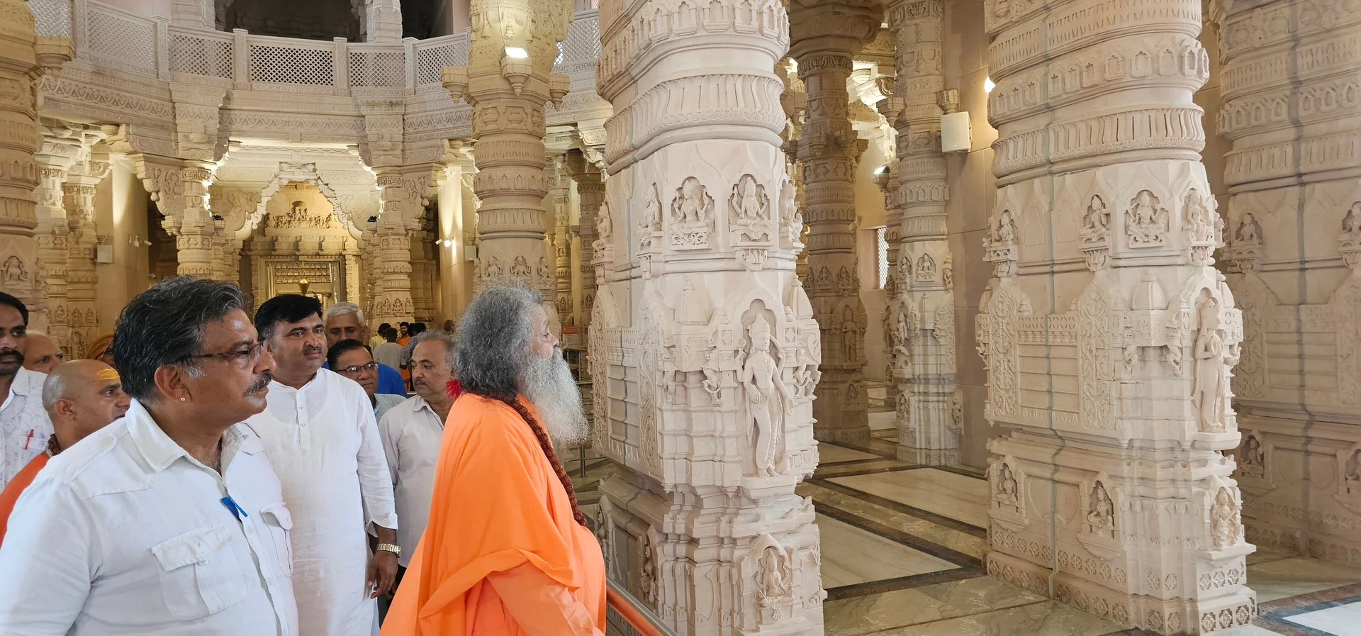 vishwaguruji special visit to shiva temple vishwaguruji-special-visit-to-shiva-temple_11.jpg