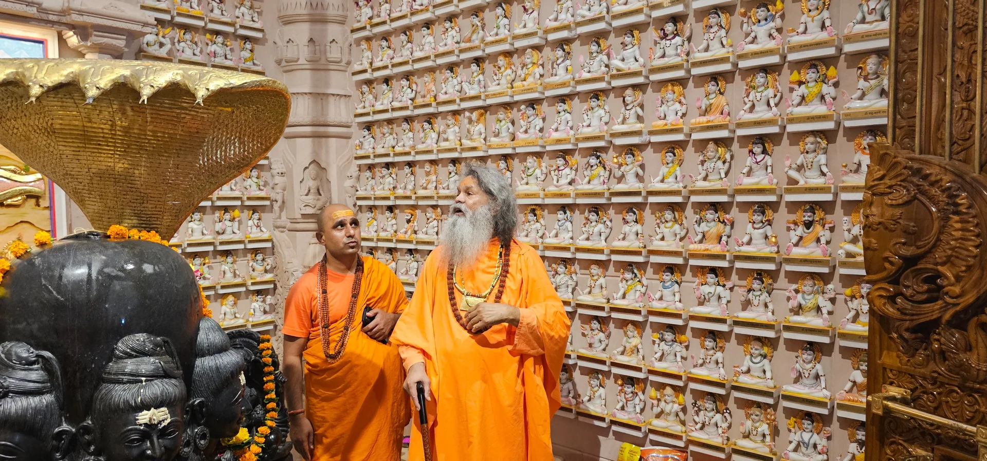 vishwaguruji special visit to shiva temple vishwaguruji-special-visit-to-shiva-temple_cover.jpg