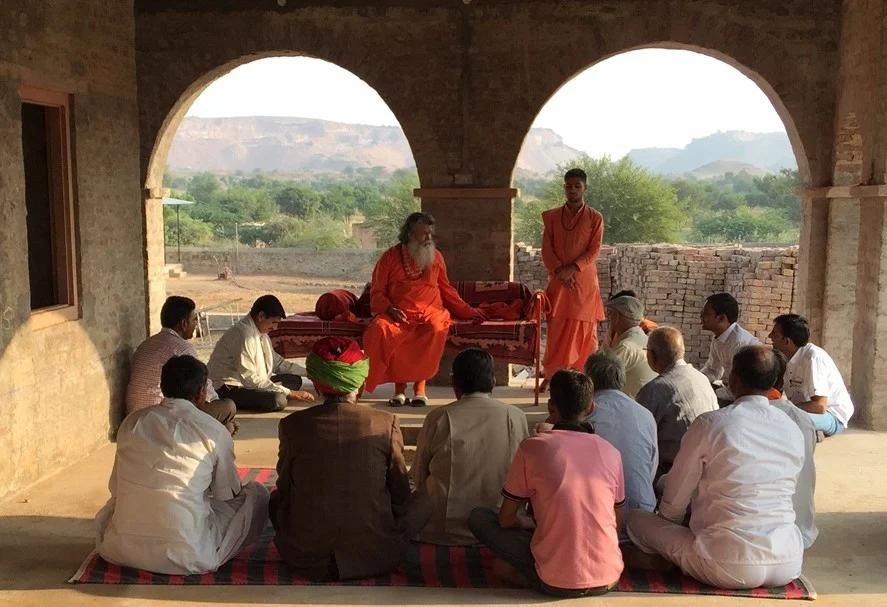 vishwaguruji-visited-khatu-dhuna-ashram mainImage