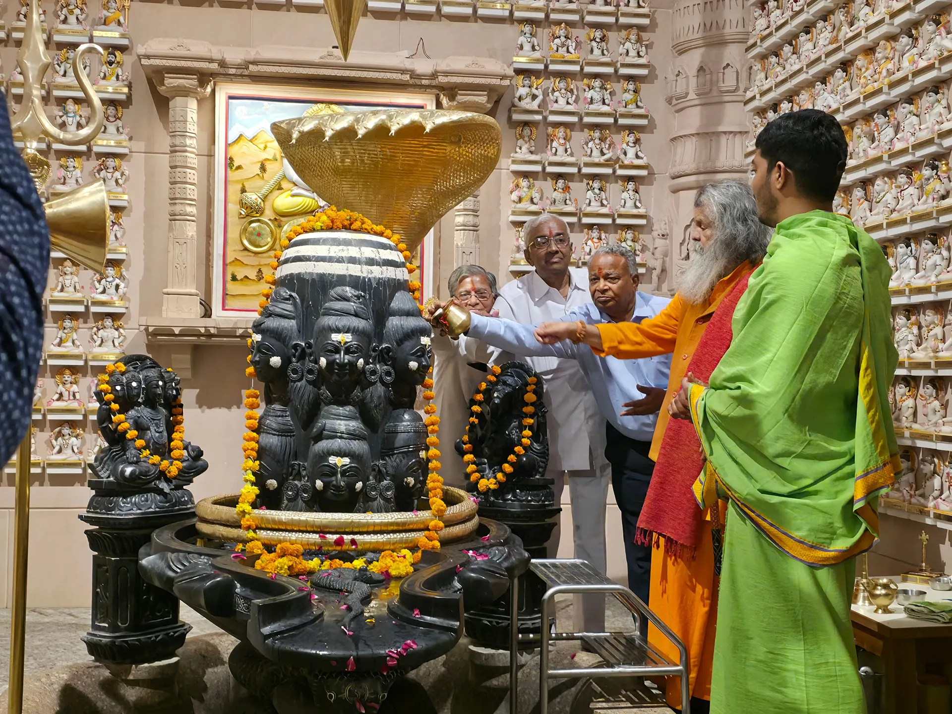 vishwaguruji-visited-om-ashram bodyImage