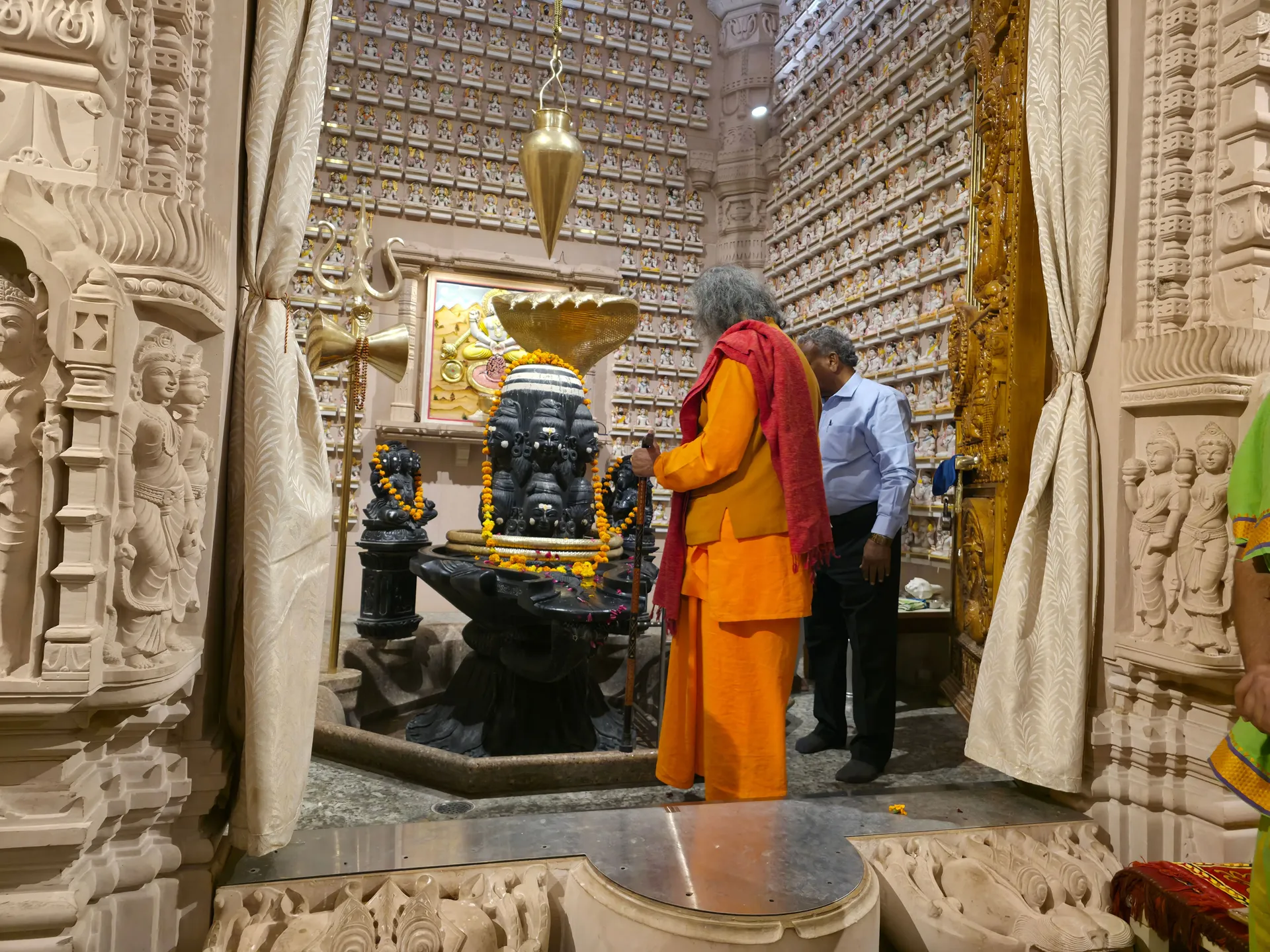 vishwaguruji-visited-om-ashram thumbnailImage
