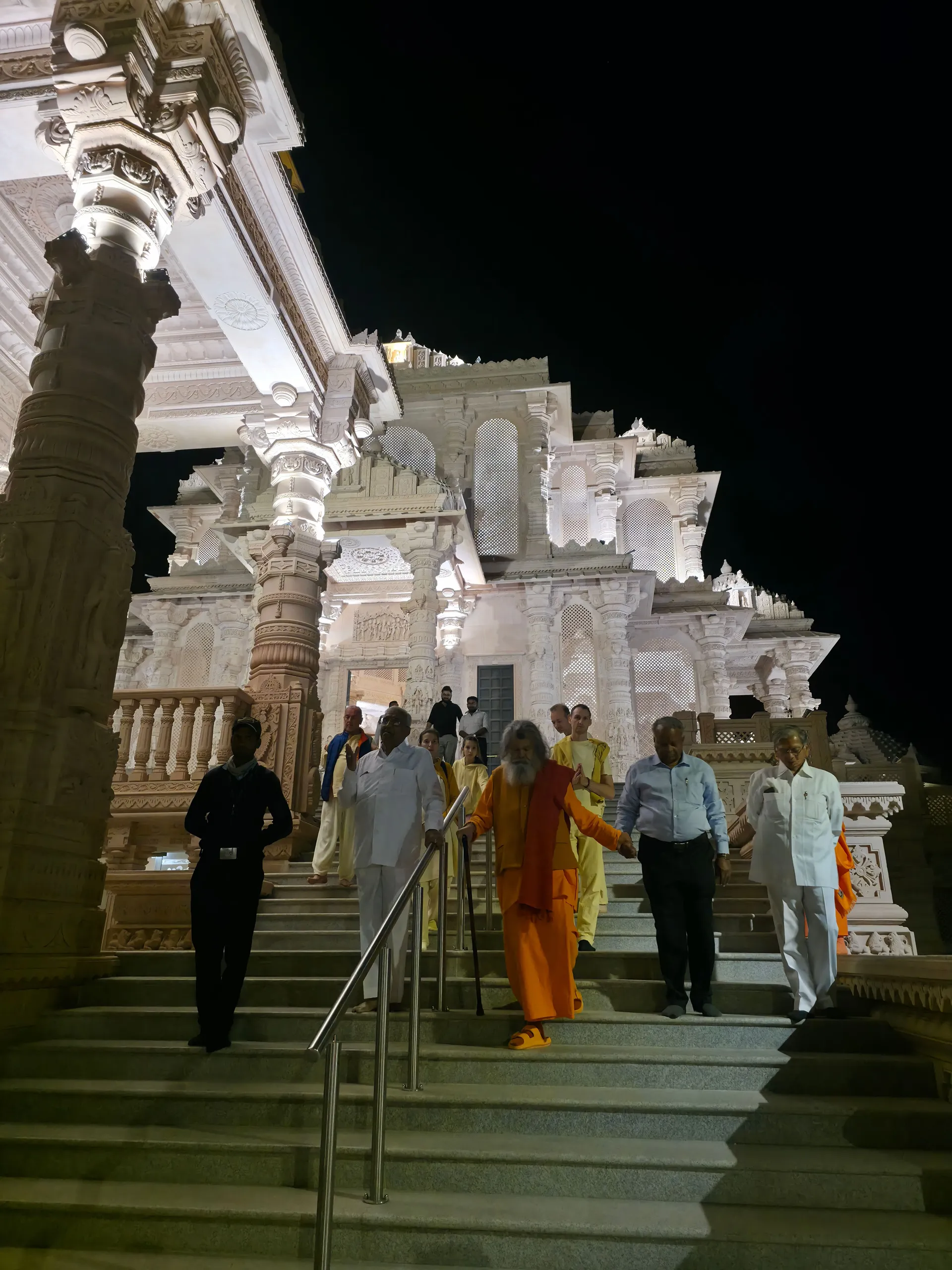 vishwaguruji-visited-om-ashram bodyImage