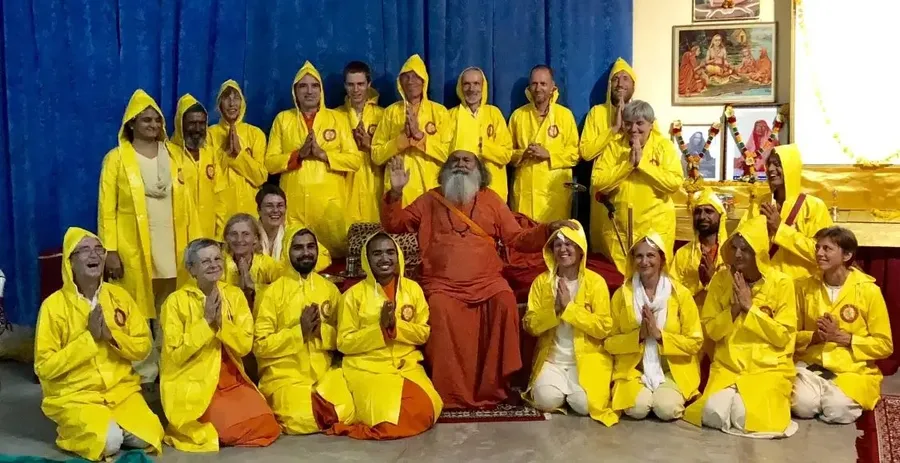 vishwaguruji-visits-om-ashram bodyImage