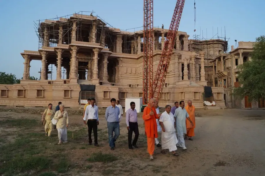 visit-of-dr-h-r-nagendra-to-om-ashram bodyImage