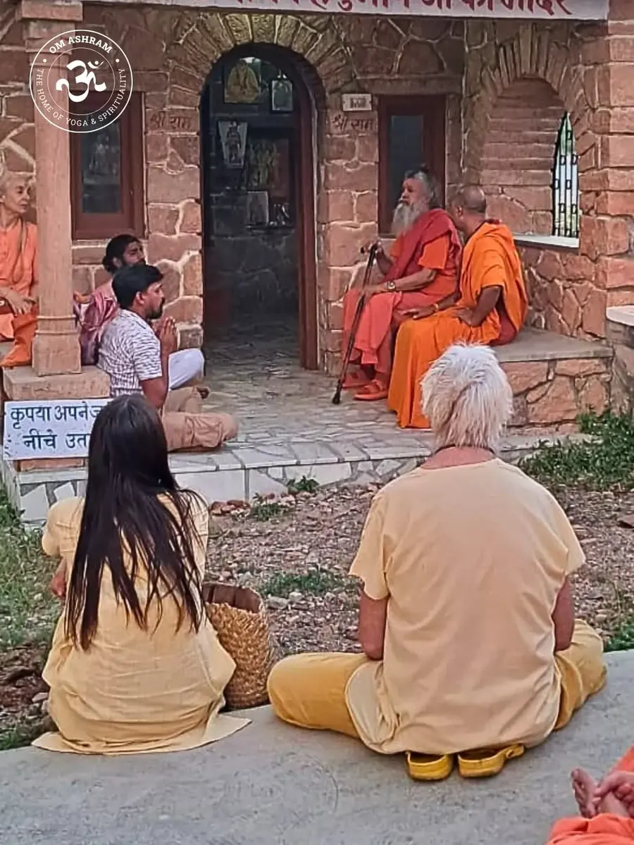 walking-with-gurudev bodyImage