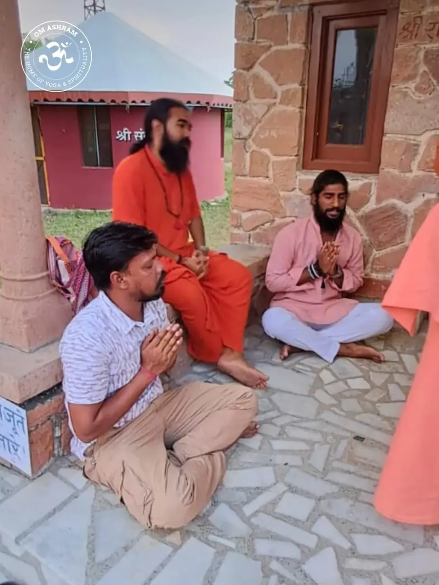 walking-with-gurudev bodyImage