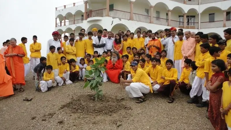 world-peace-trees-planting-in-jadan-ashram bodyImage