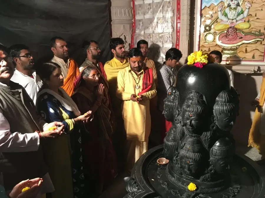 yashoda-bahin-visits-om-ashram bodyImage